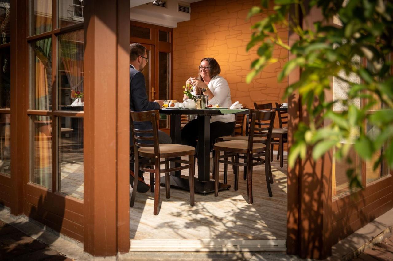 Hotel Reussischer Hof 슈몰린 외부 사진