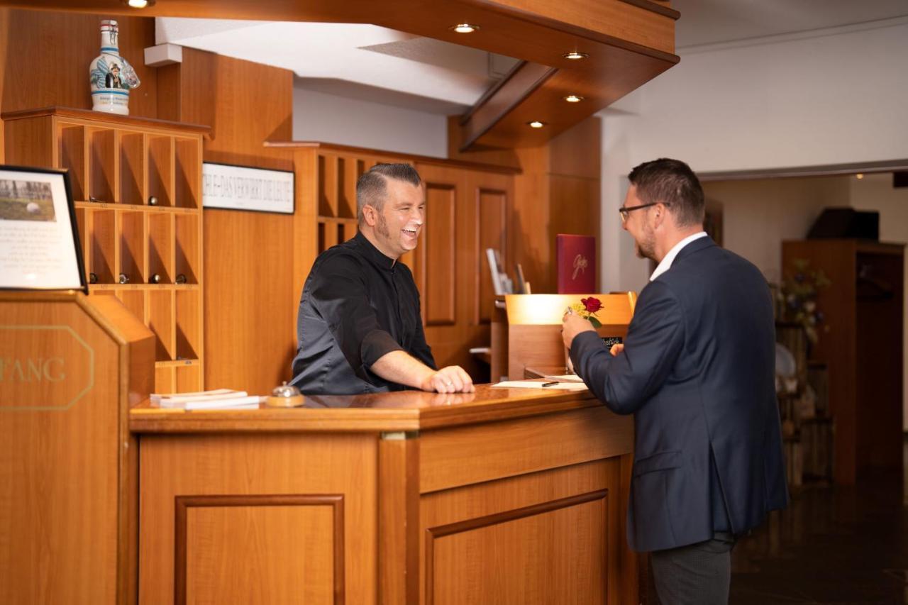 Hotel Reussischer Hof 슈몰린 외부 사진