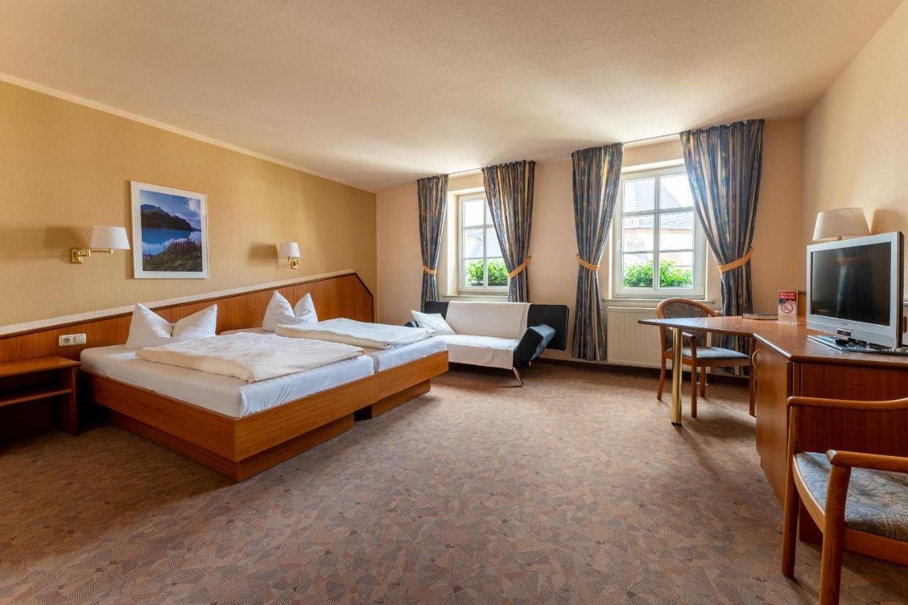 Hotel Reussischer Hof 슈몰린 외부 사진