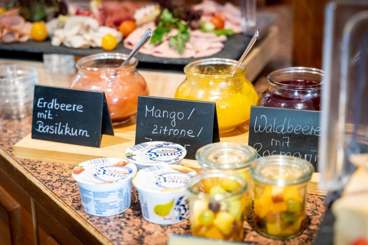 Hotel Reussischer Hof 슈몰린 외부 사진