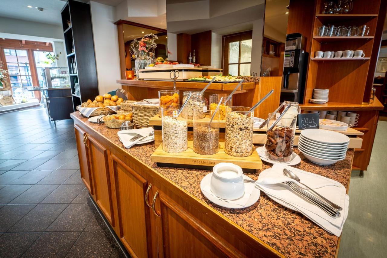 Hotel Reussischer Hof 슈몰린 외부 사진