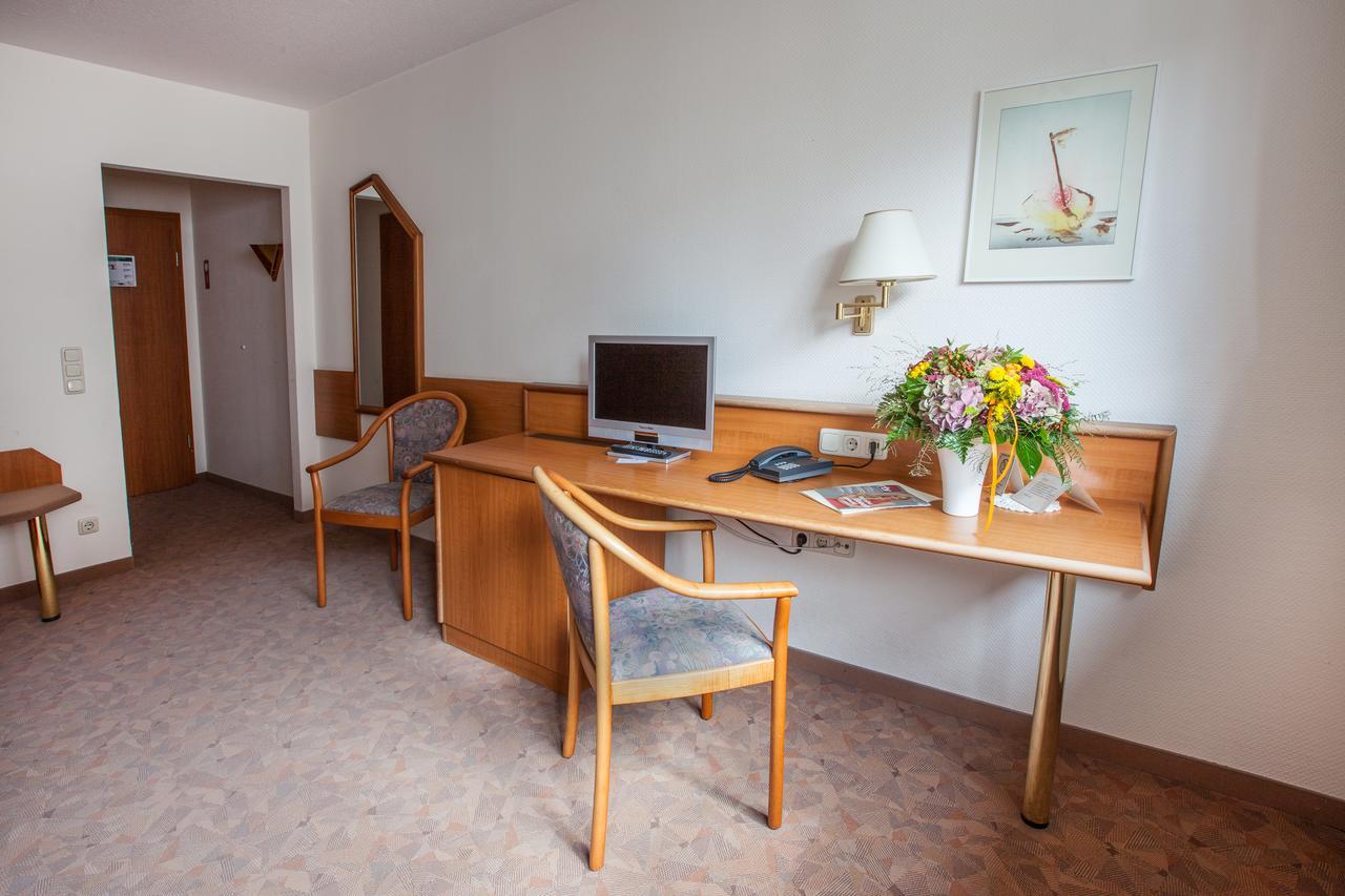 Hotel Reussischer Hof 슈몰린 외부 사진
