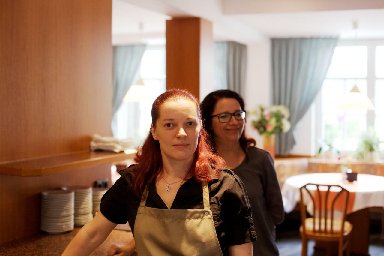 Hotel Reussischer Hof 슈몰린 외부 사진